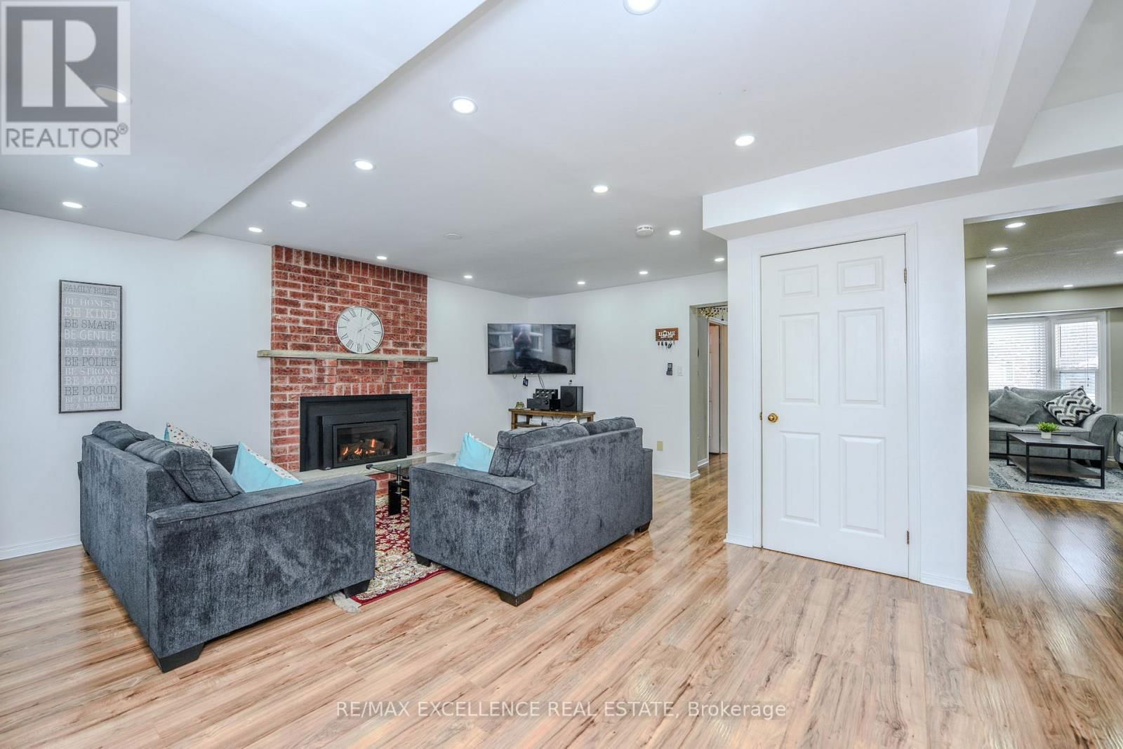 12 FIELDGATE DRIVE Image 14