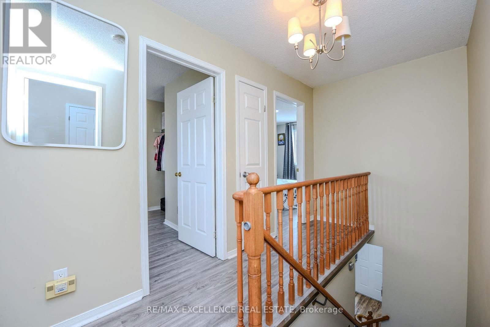 12 FIELDGATE DRIVE Image 21