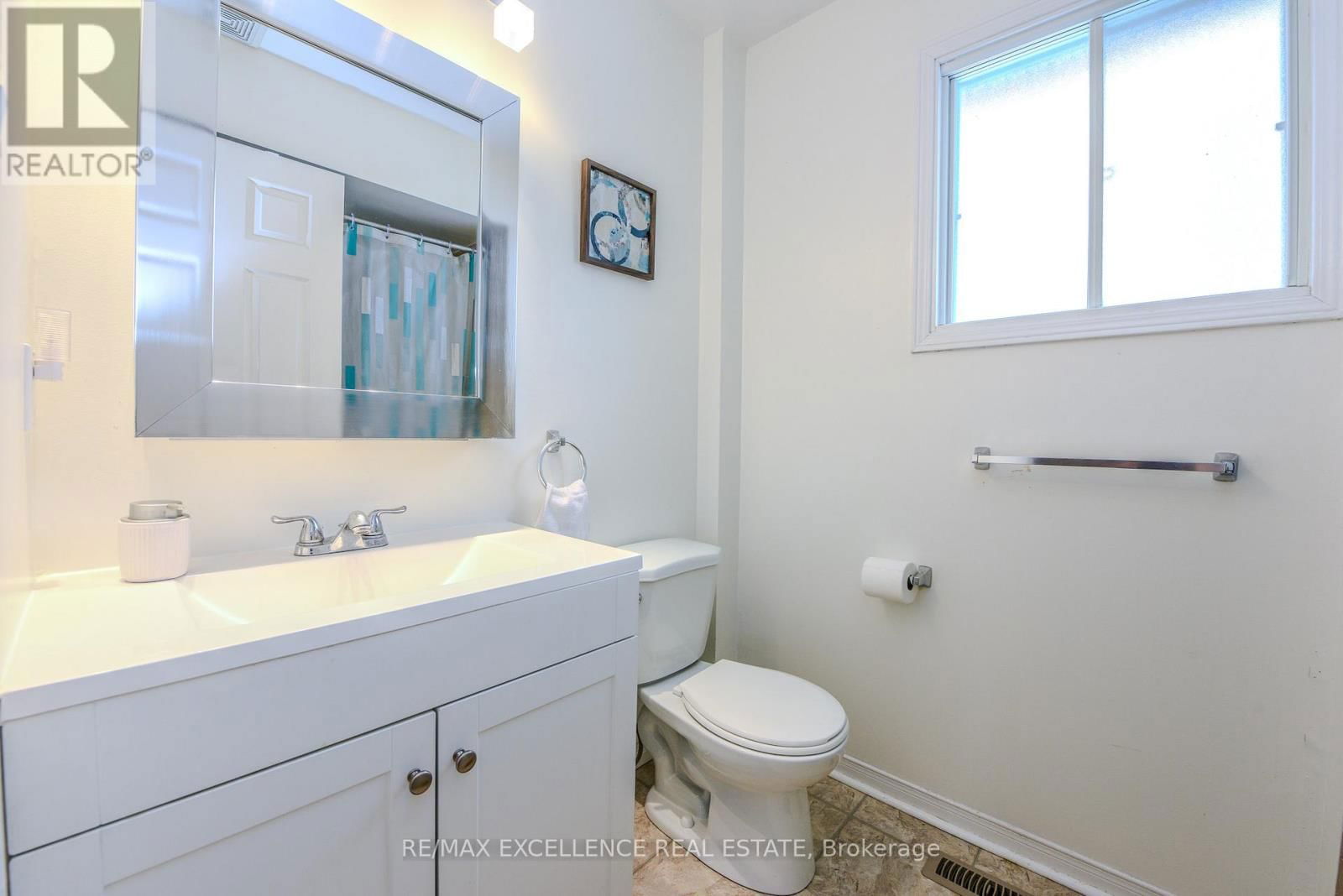 12 FIELDGATE DRIVE Image 25