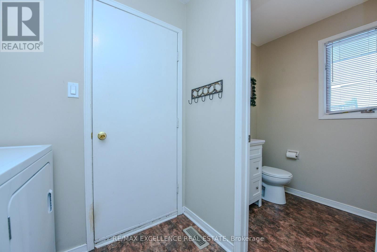 12 FIELDGATE DRIVE Image 31