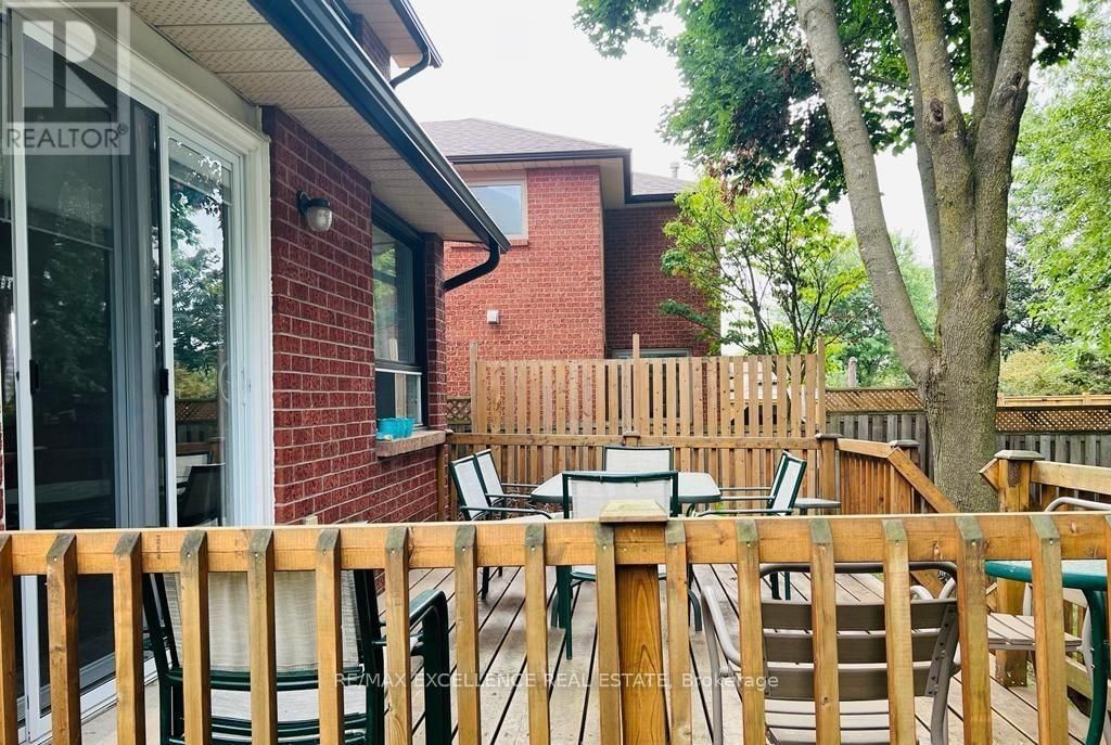 12 FIELDGATE DRIVE Image 38