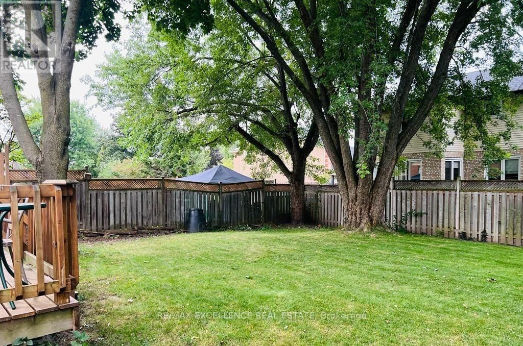 12 FIELDGATE DRIVE Image 40
