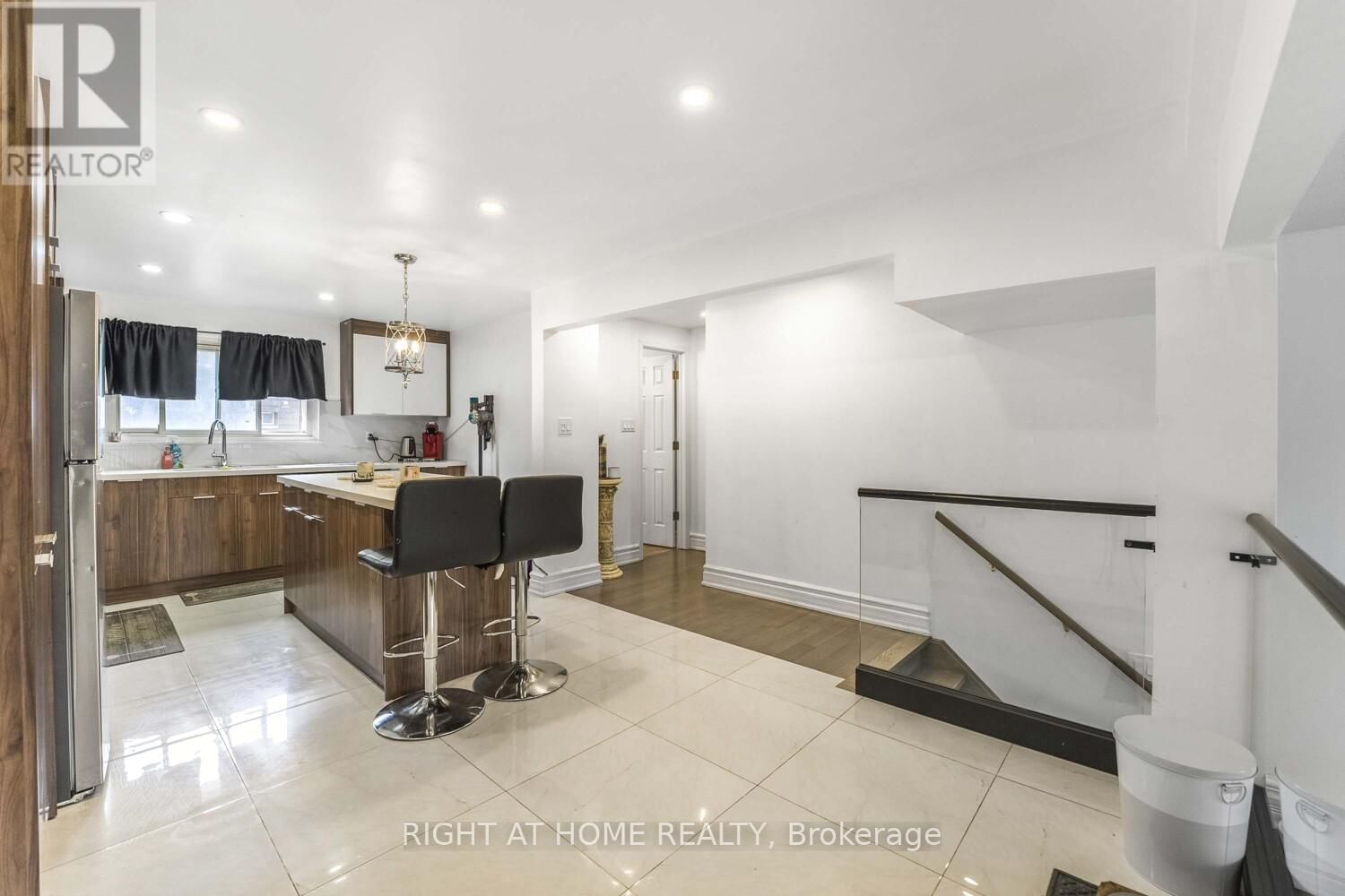 35 DARRAS COURT Image 13