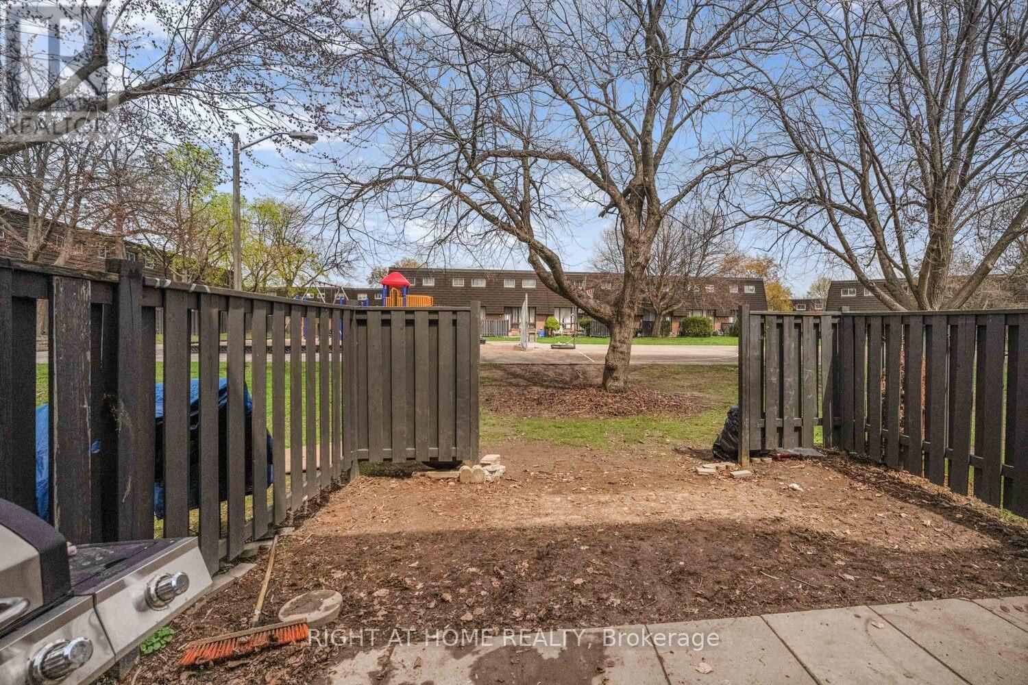 35 DARRAS COURT Image 24