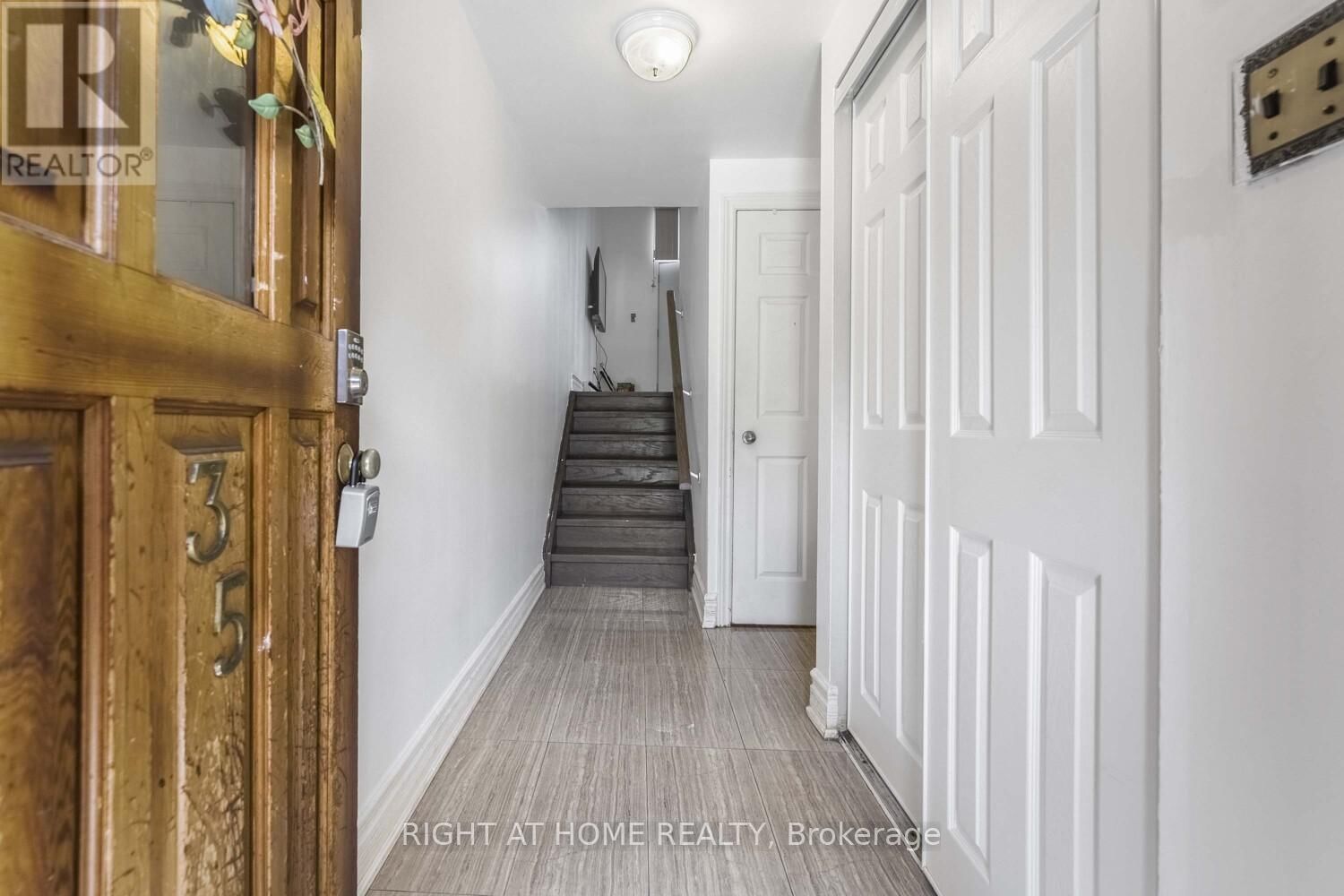 35 DARRAS COURT Image 4