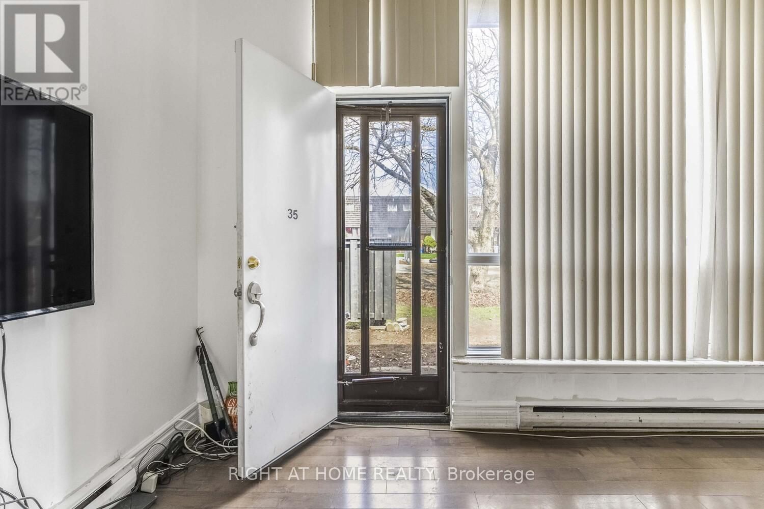 35 DARRAS COURT Image 6