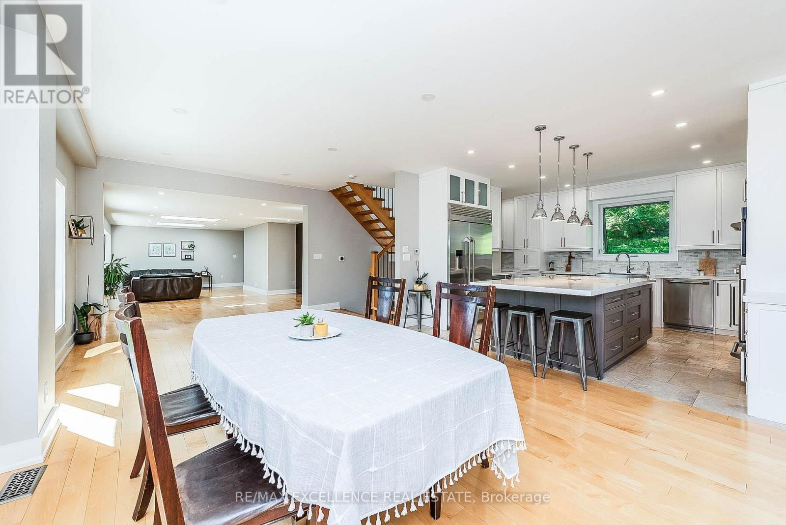 8949 MISSISSAUGA ROAD Image 20