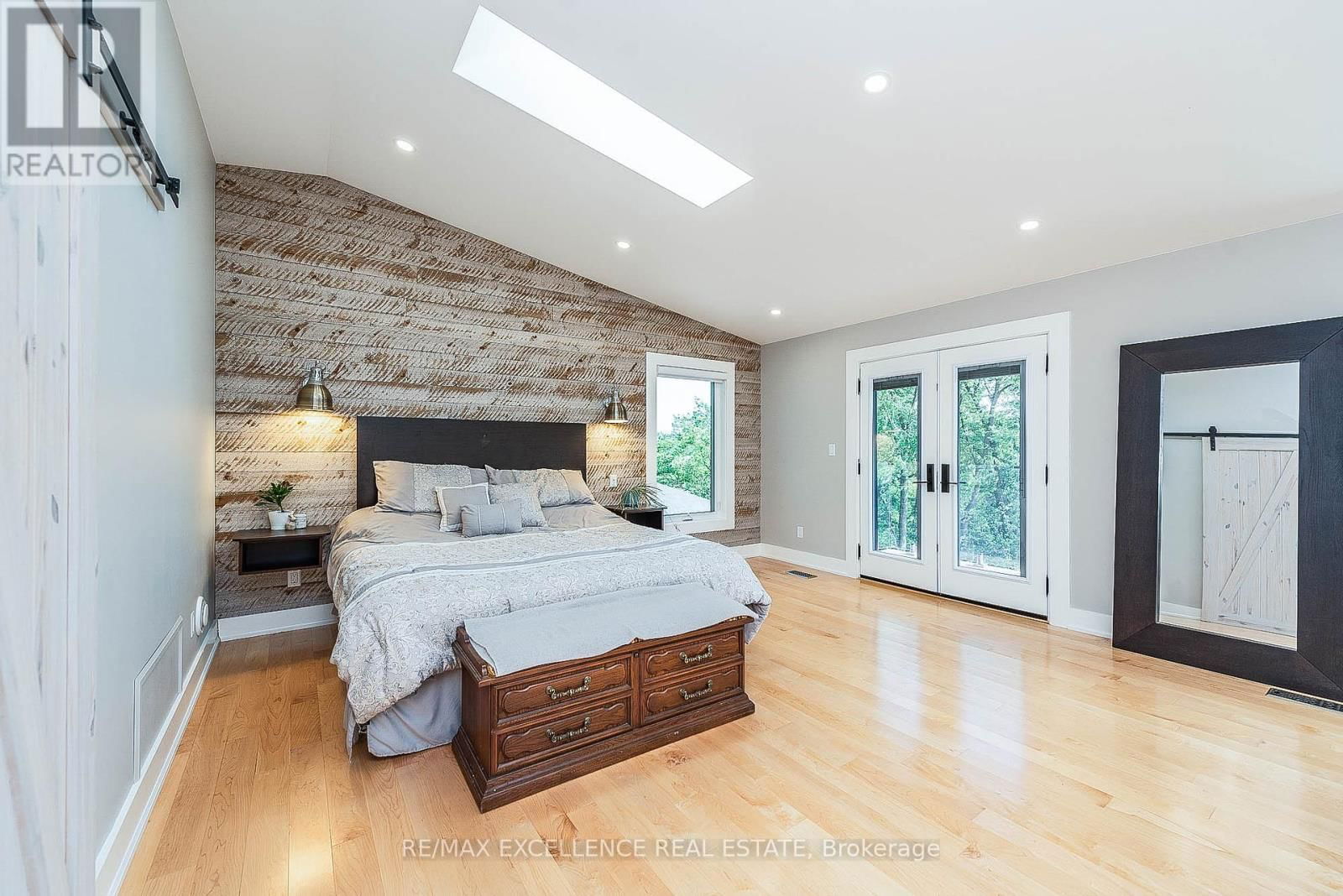 8949 MISSISSAUGA ROAD Image 25