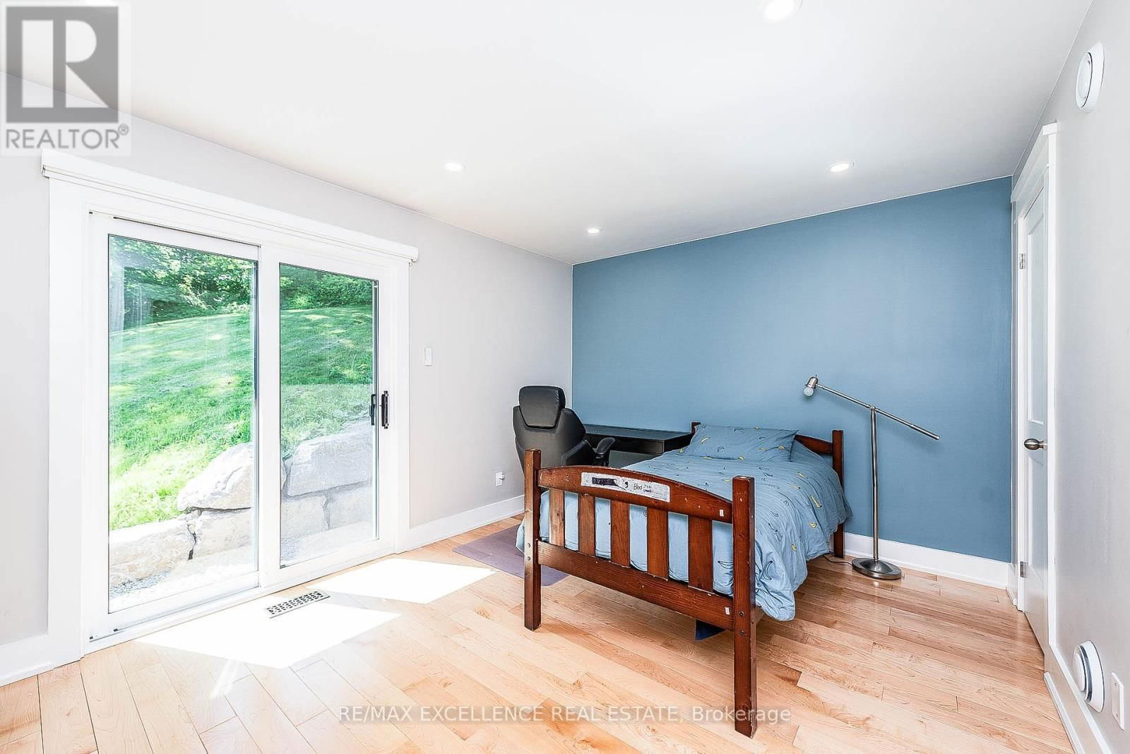 8949 MISSISSAUGA ROAD Image 32
