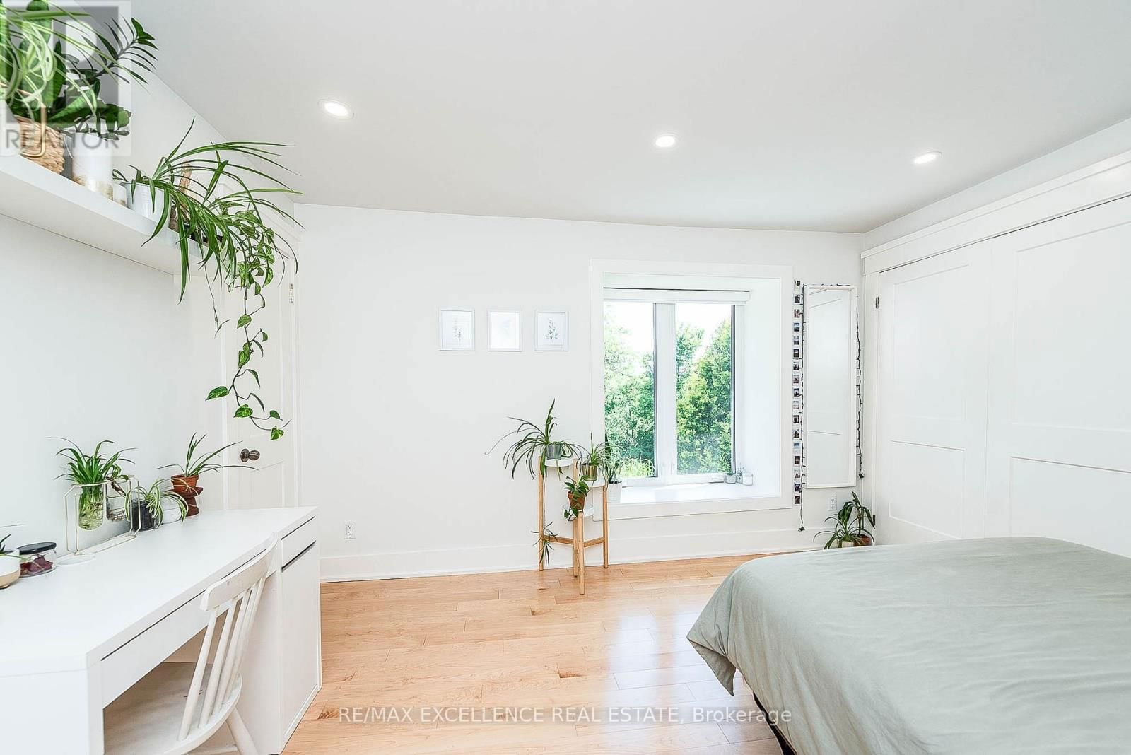 8949 MISSISSAUGA ROAD Image 33
