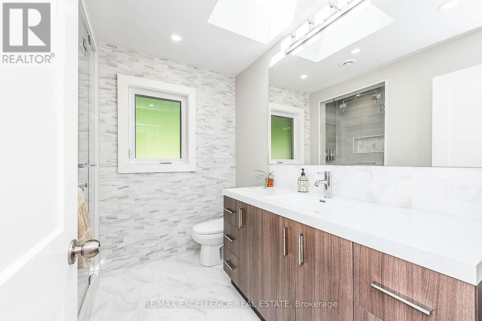 8949 MISSISSAUGA ROAD Image 34