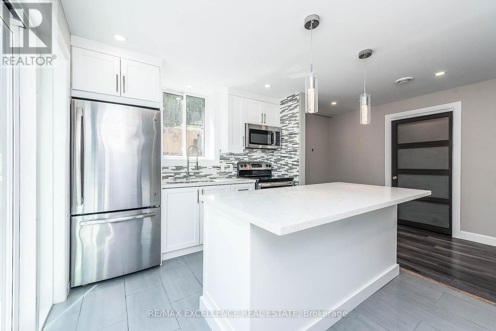 8949 MISSISSAUGA ROAD Image 36