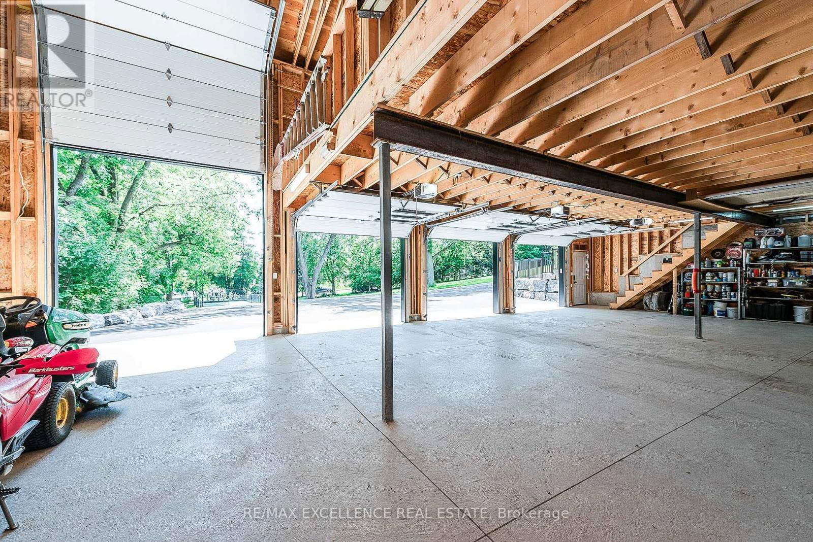 8949 MISSISSAUGA ROAD Image 39