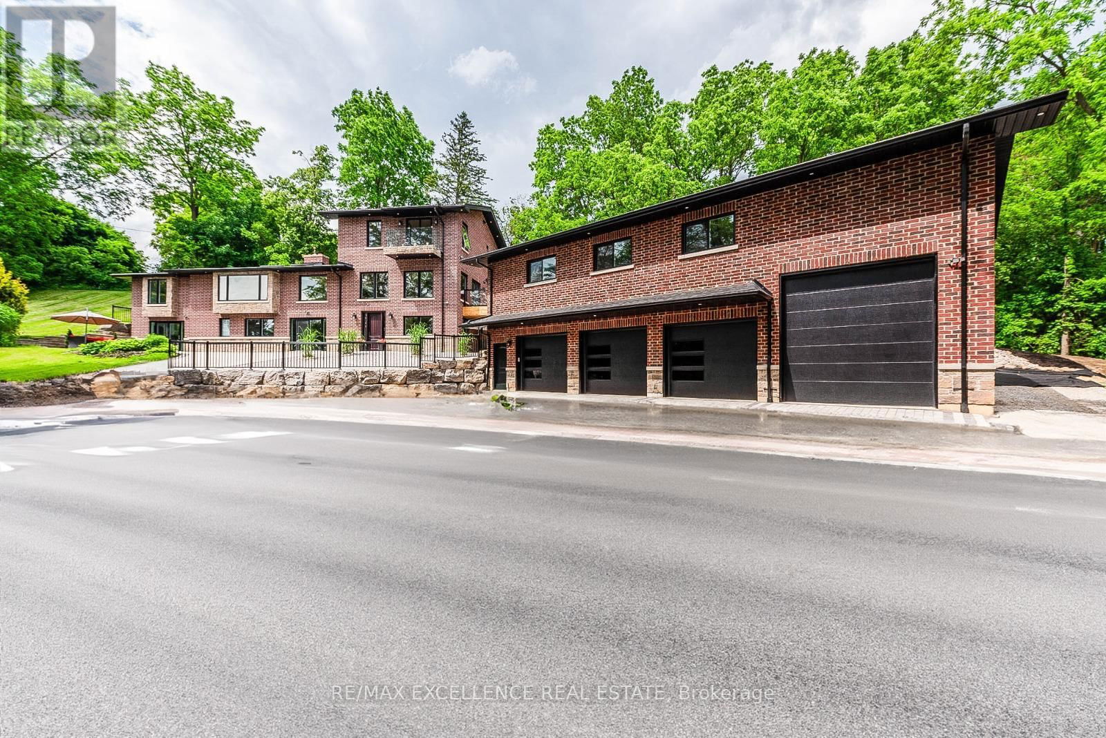 8949 MISSISSAUGA ROAD Image 4