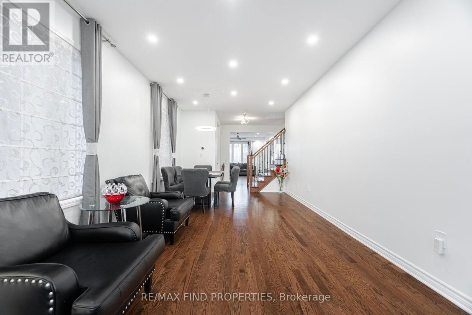 1554 CLITHEROW STREET Image 10