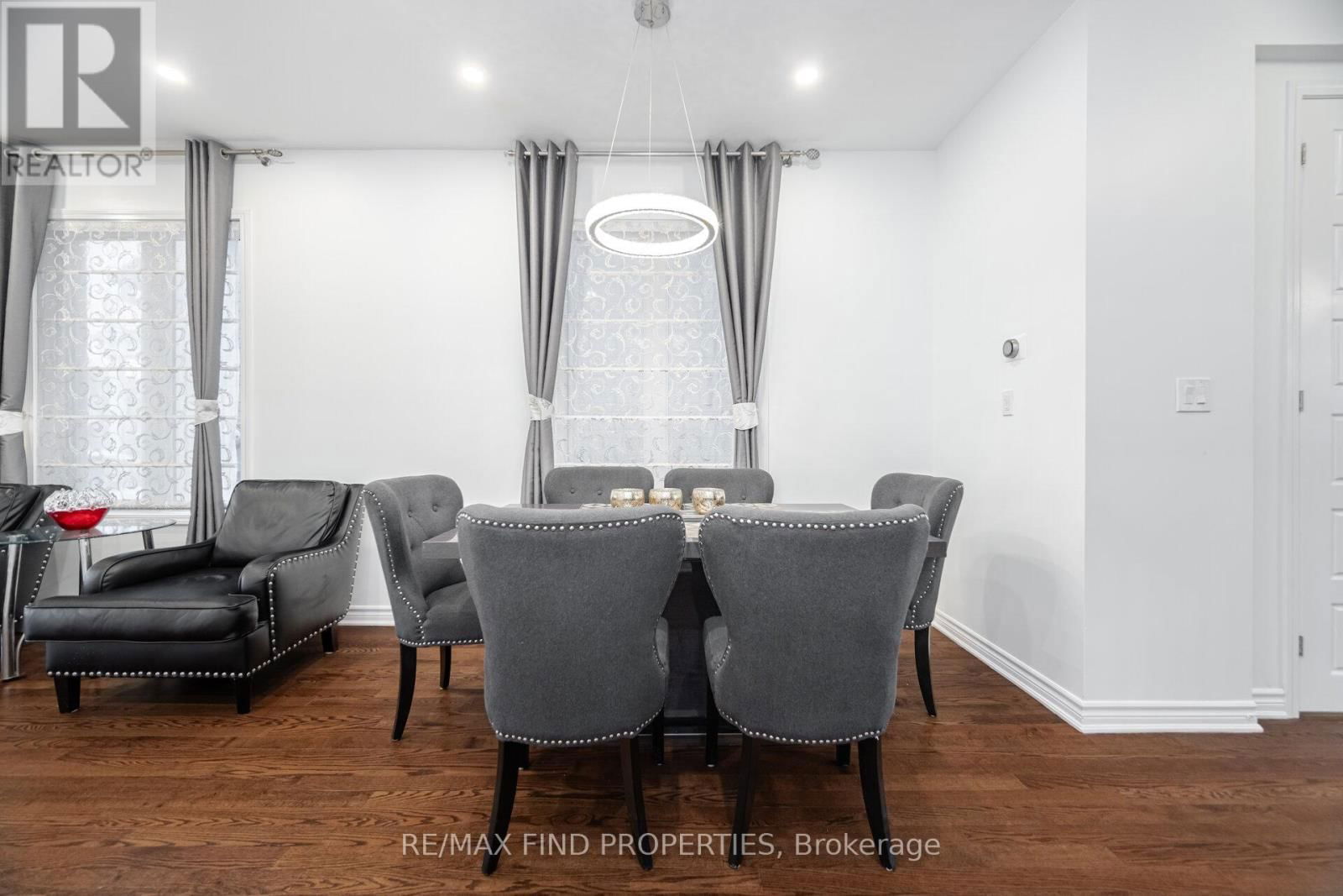 1554 CLITHEROW STREET Image 12