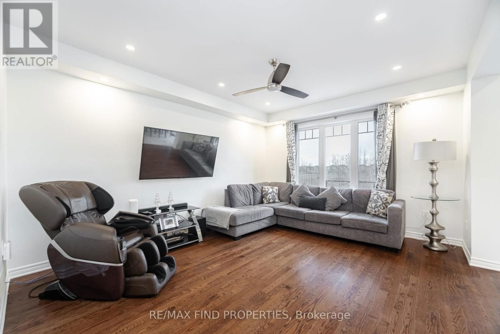 1554 CLITHEROW STREET Image 14