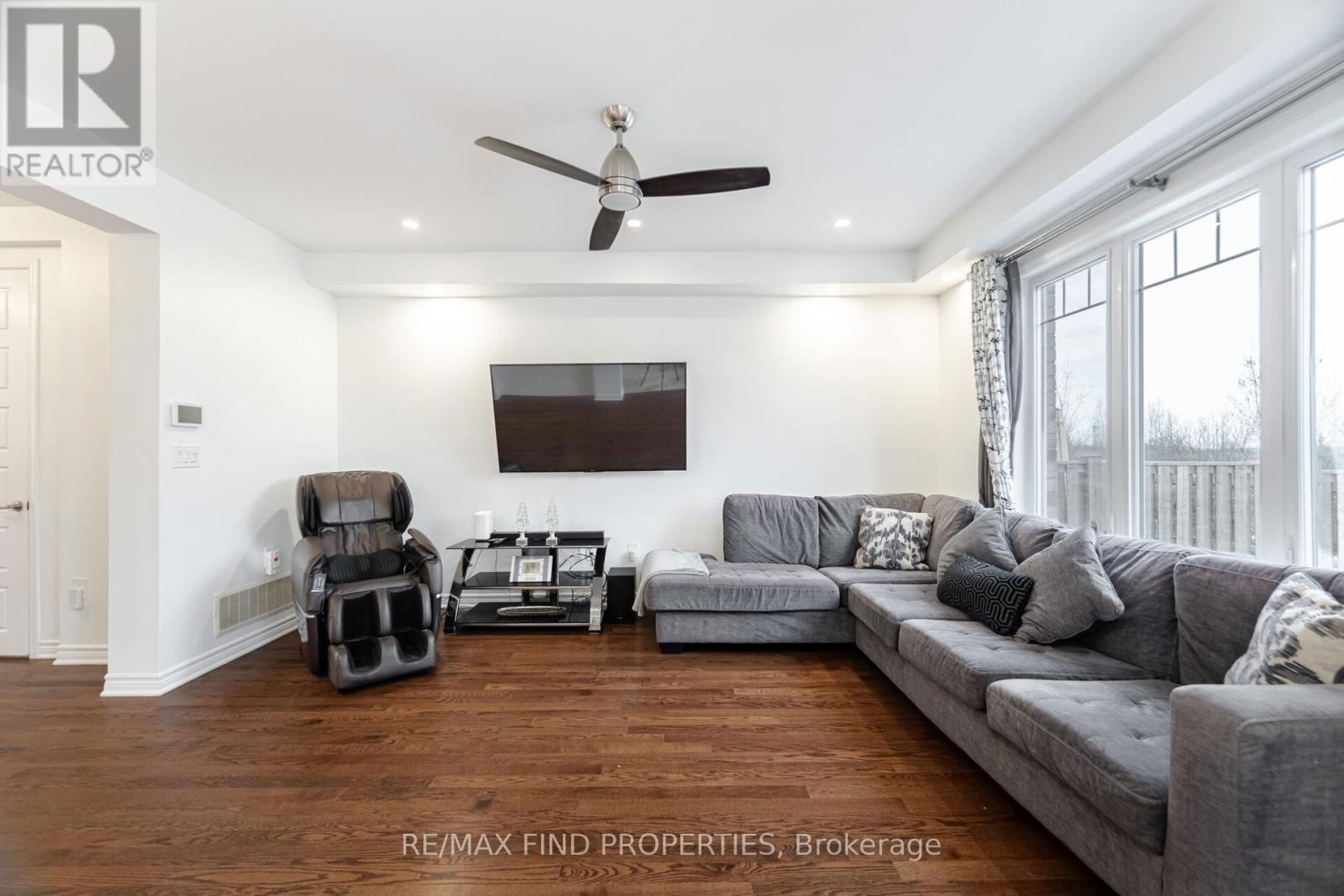 1554 CLITHEROW STREET Image 15