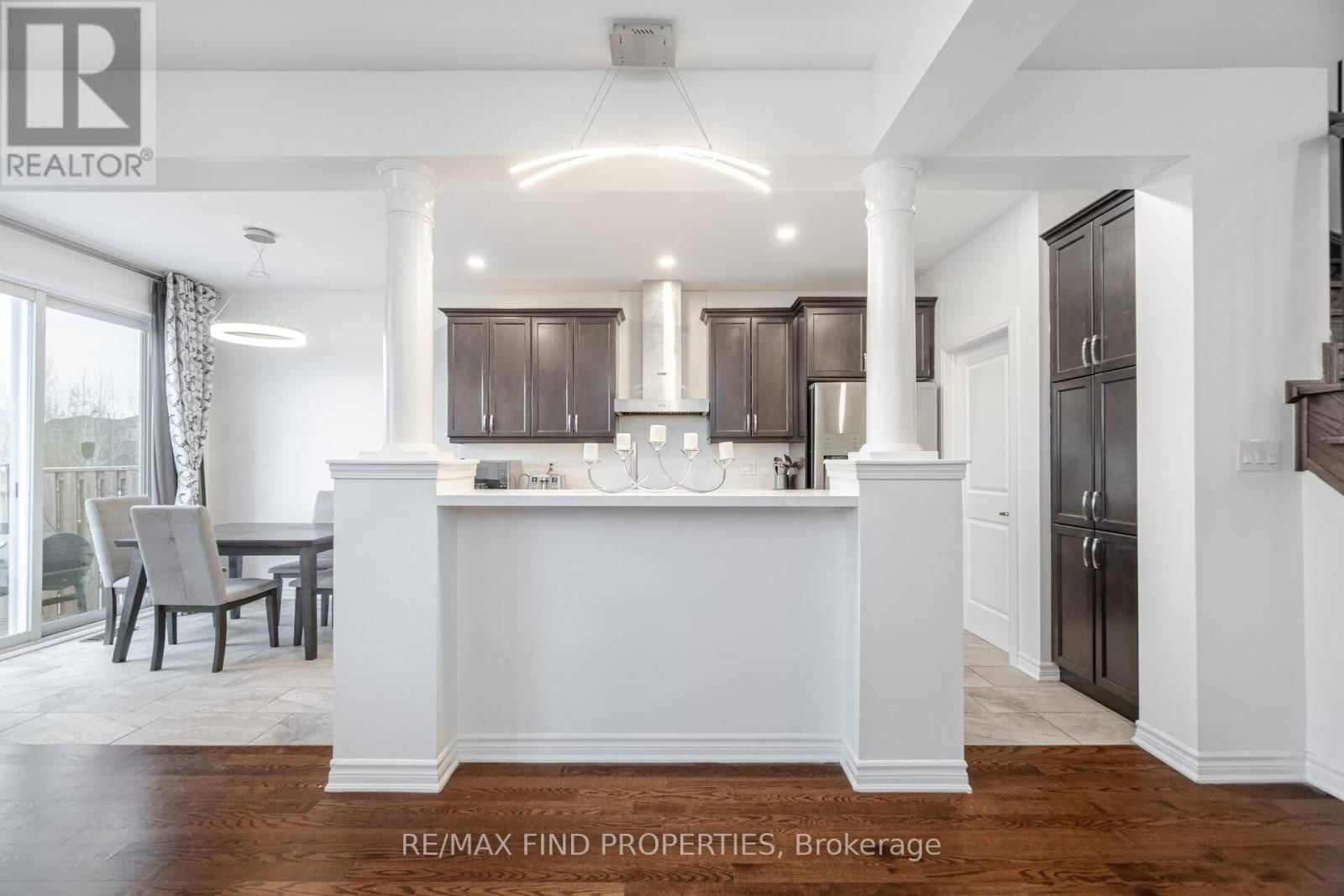 1554 CLITHEROW STREET Image 19