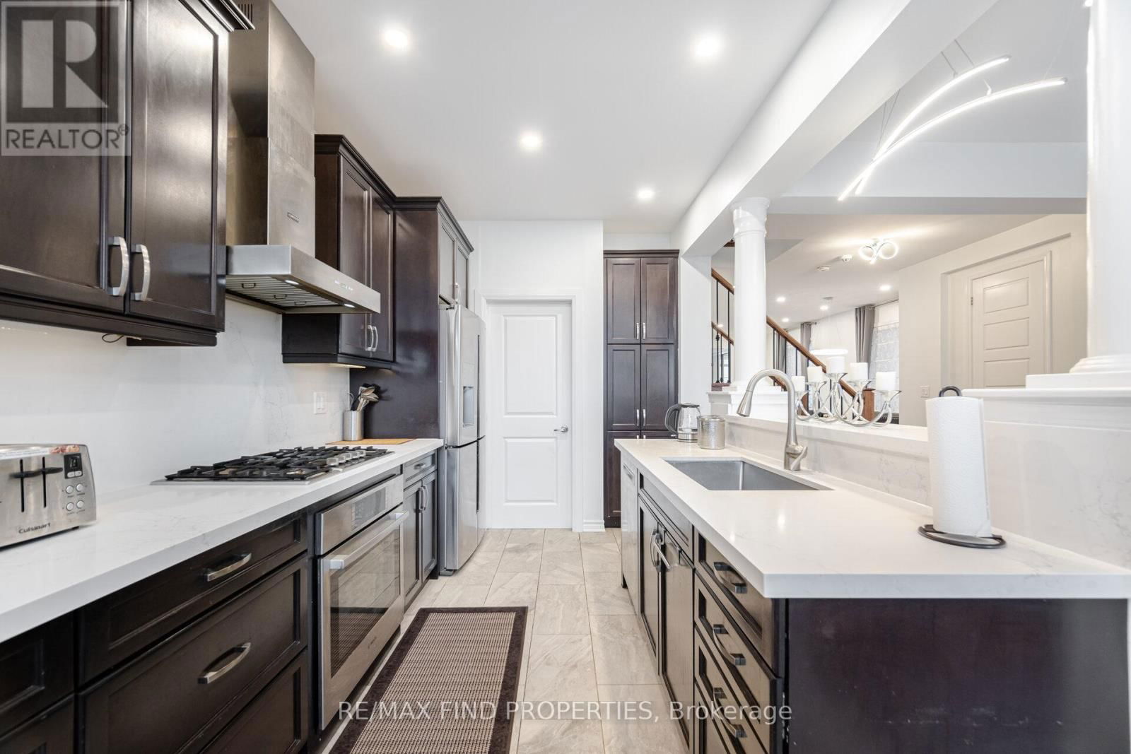 1554 CLITHEROW STREET Image 21