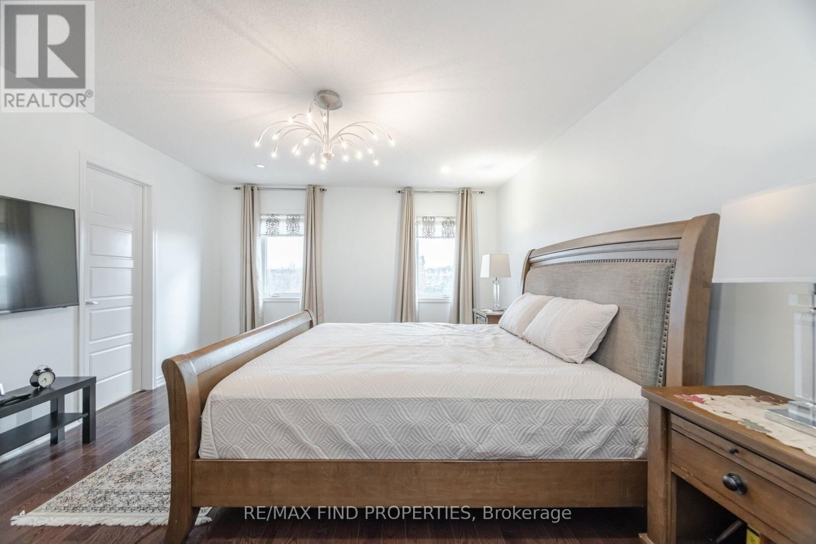 1554 CLITHEROW STREET Image 24