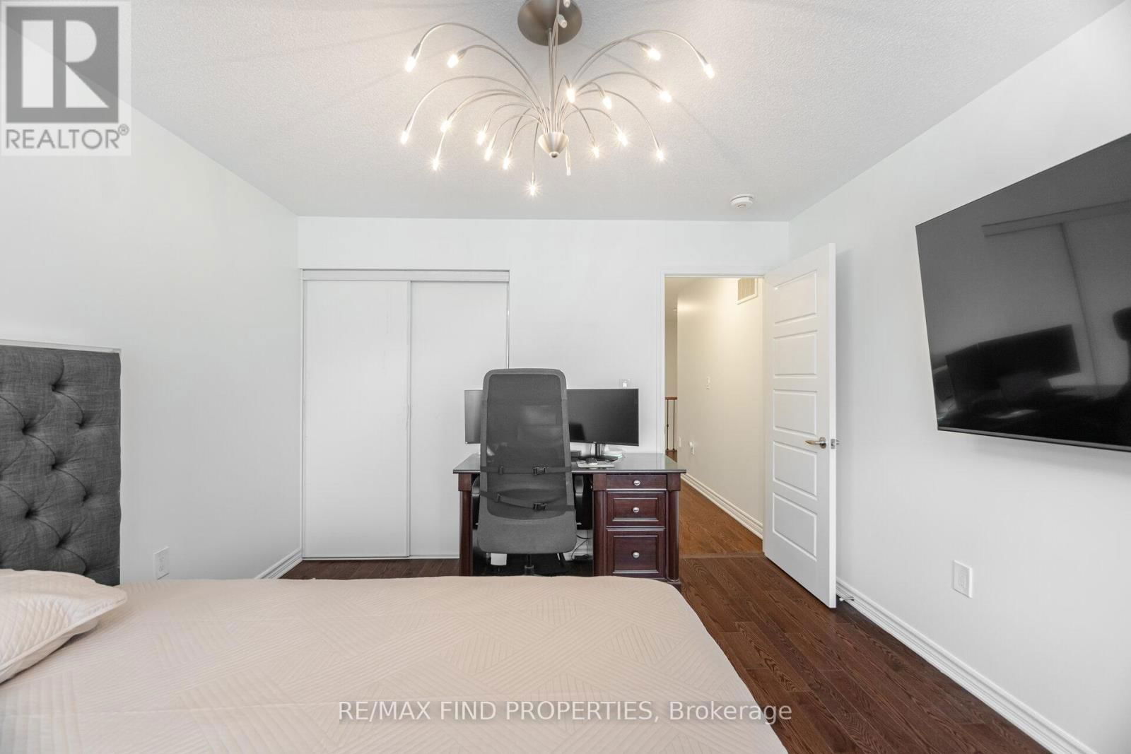1554 CLITHEROW STREET Image 29