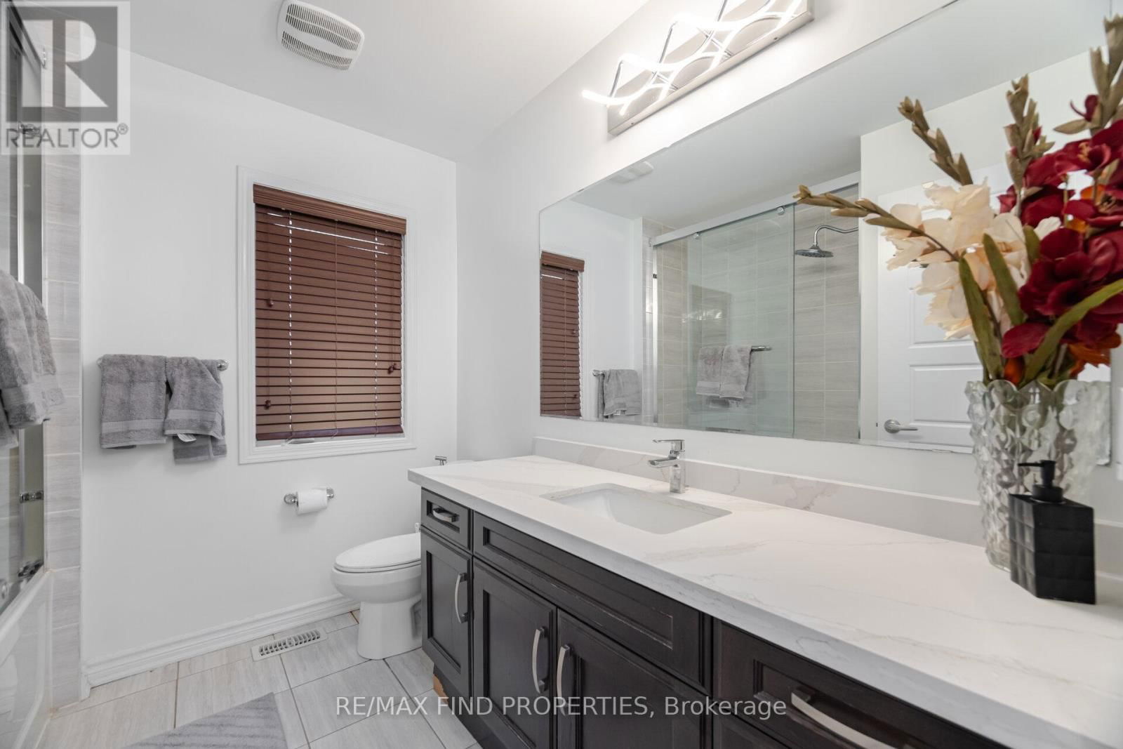 1554 CLITHEROW STREET Image 32