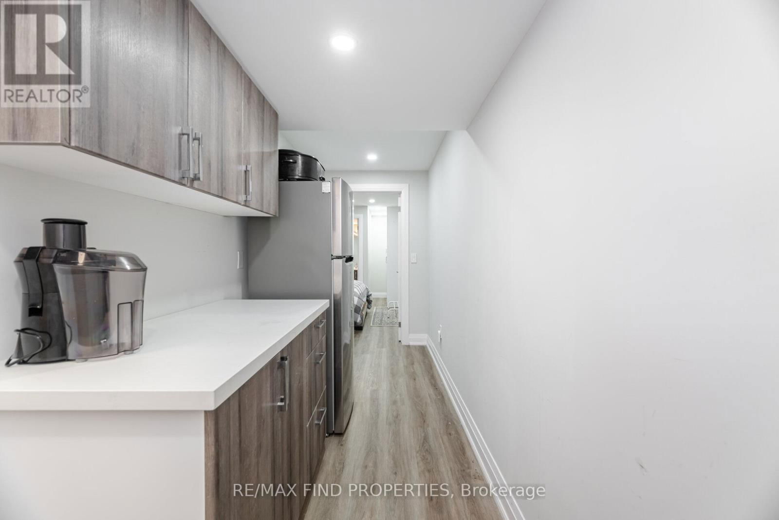 1554 CLITHEROW STREET Image 35