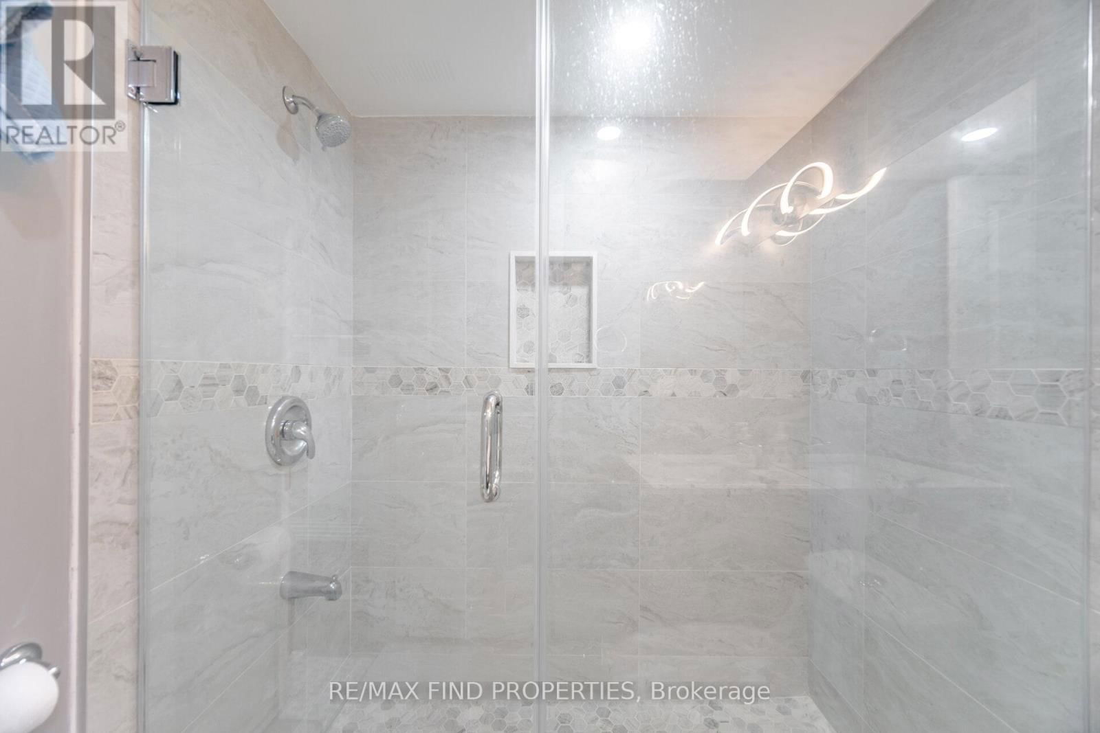 1554 CLITHEROW STREET Image 38