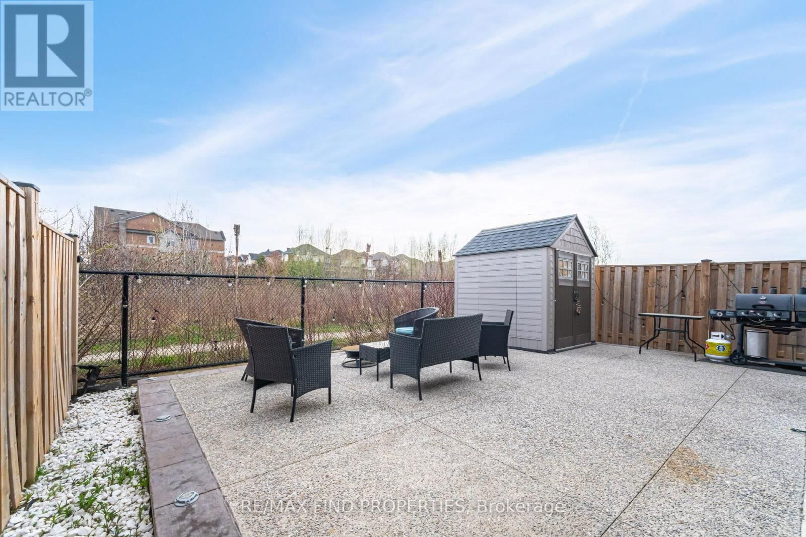 1554 CLITHEROW STREET Image 46