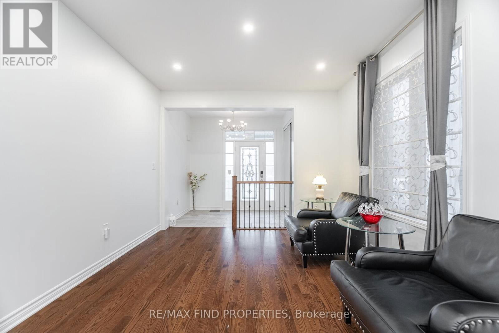1554 CLITHEROW STREET Image 9