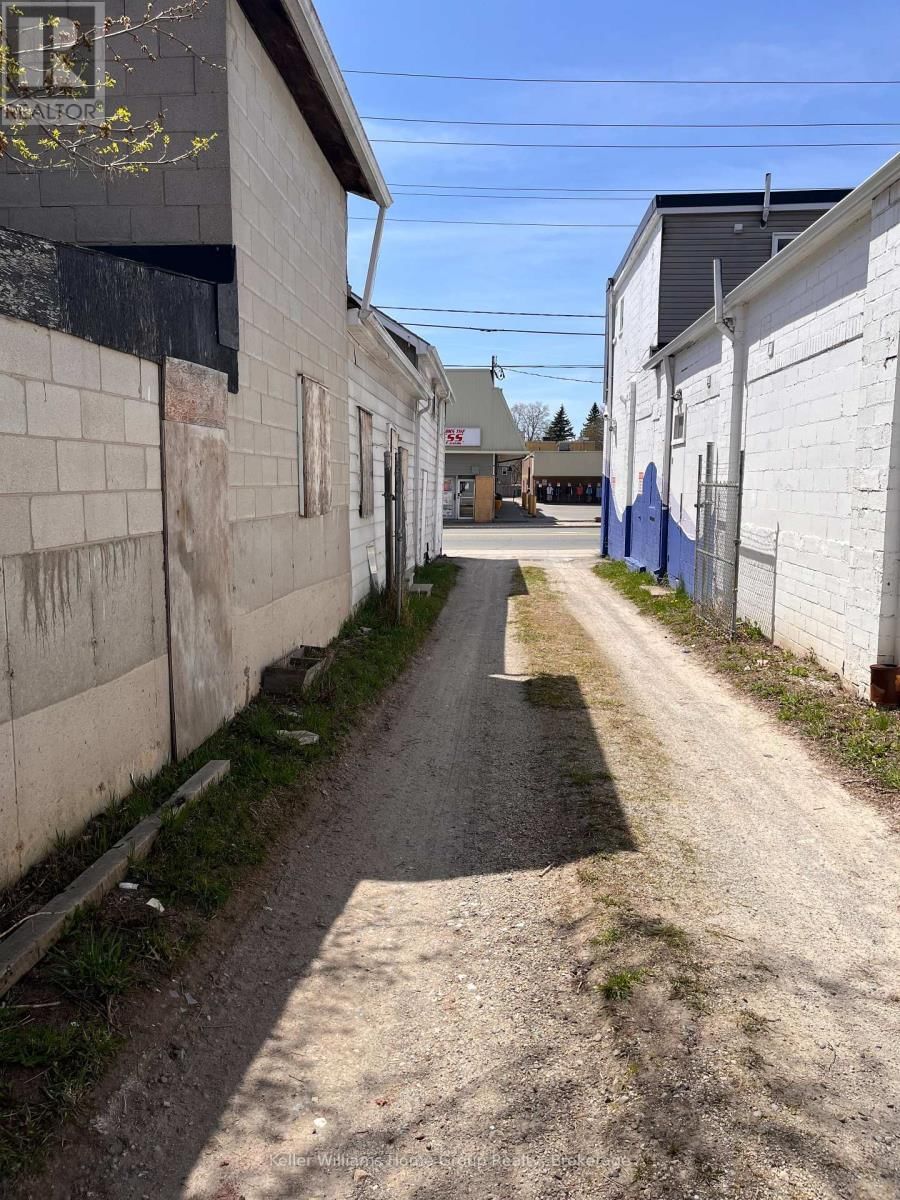 5 MAIN STREET NORTH Image 5