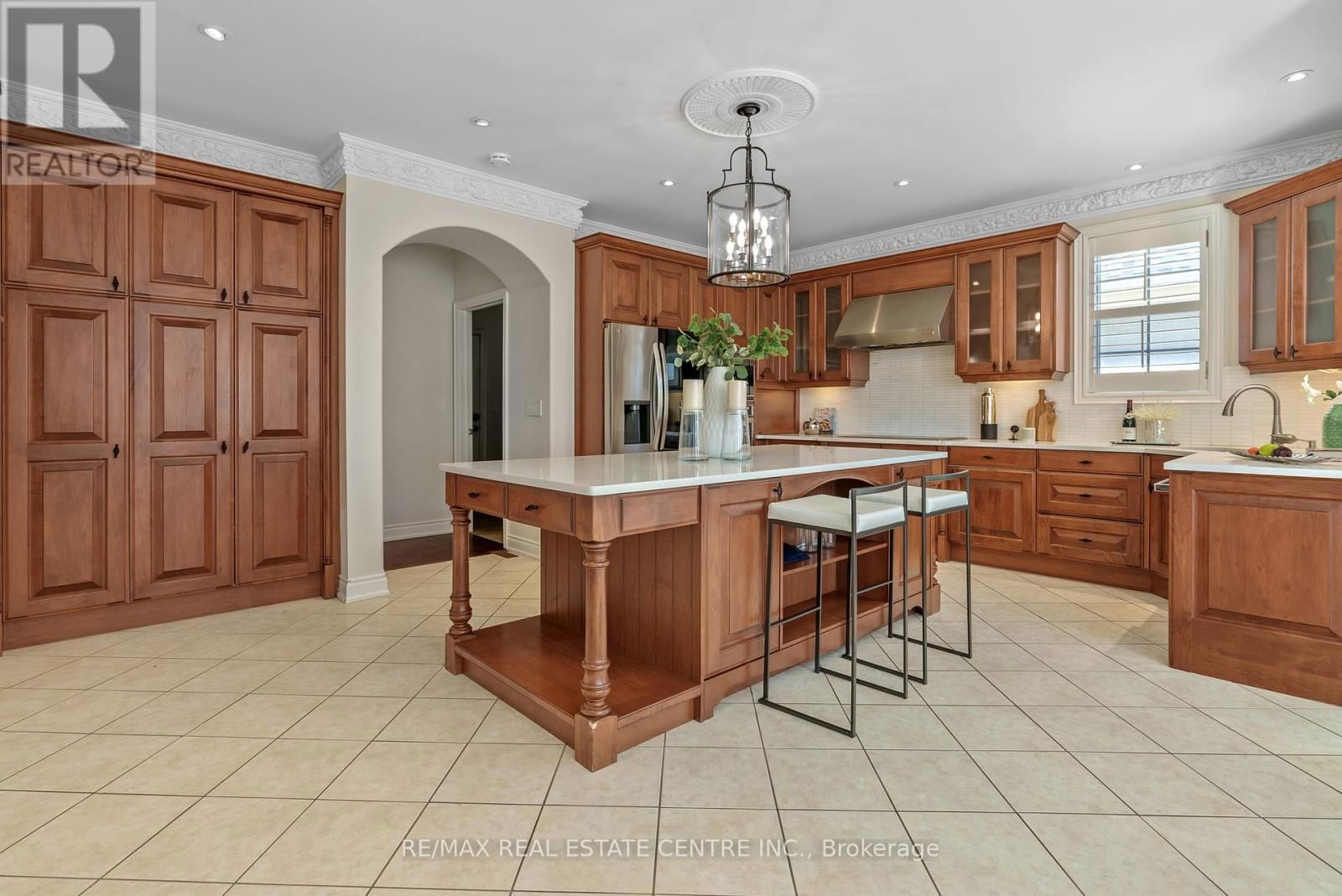 819 CANYON STREET Image 13