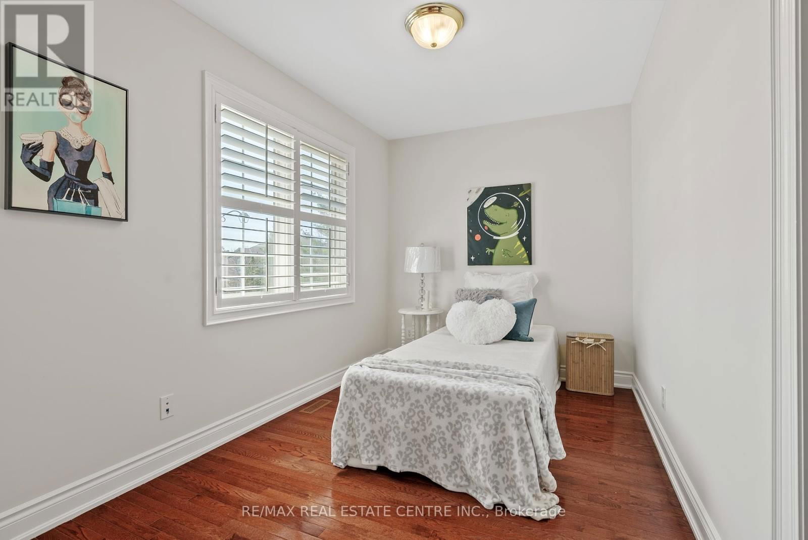 819 CANYON STREET Image 26