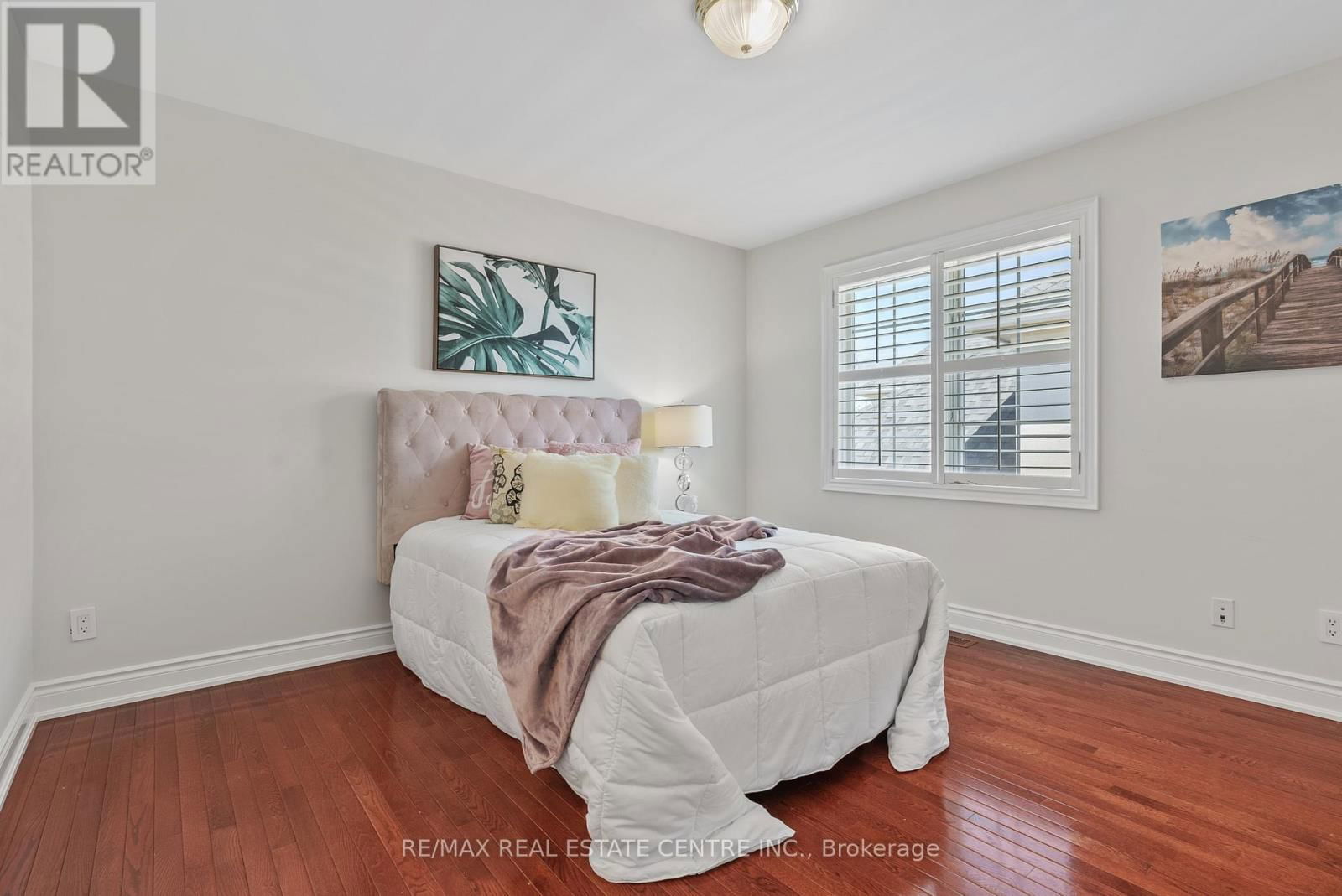 819 CANYON STREET Image 32