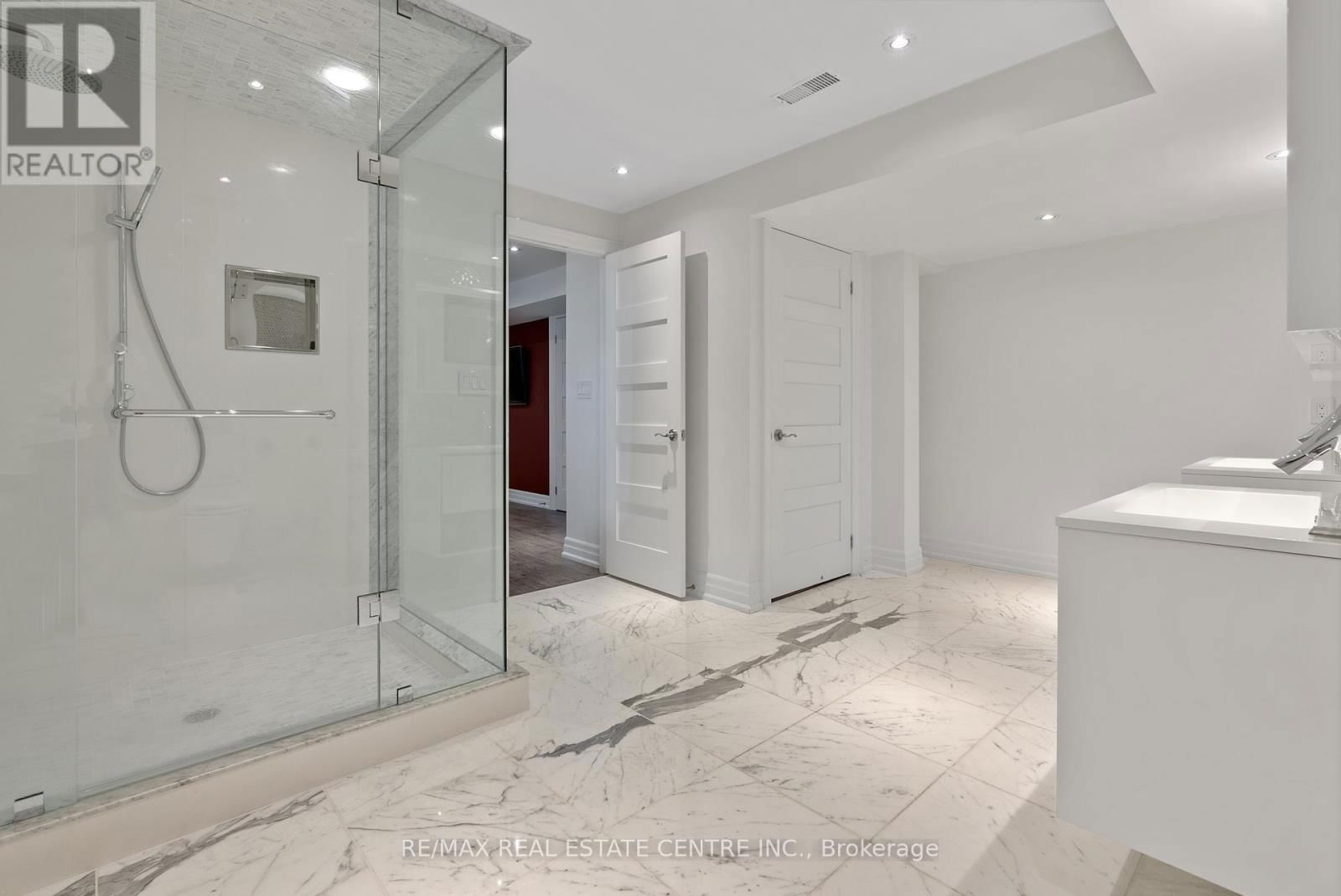 819 CANYON STREET Image 38