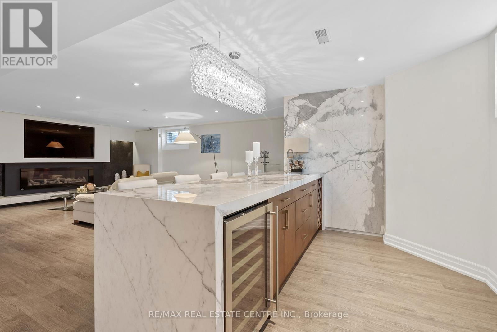 819 CANYON STREET Image 43