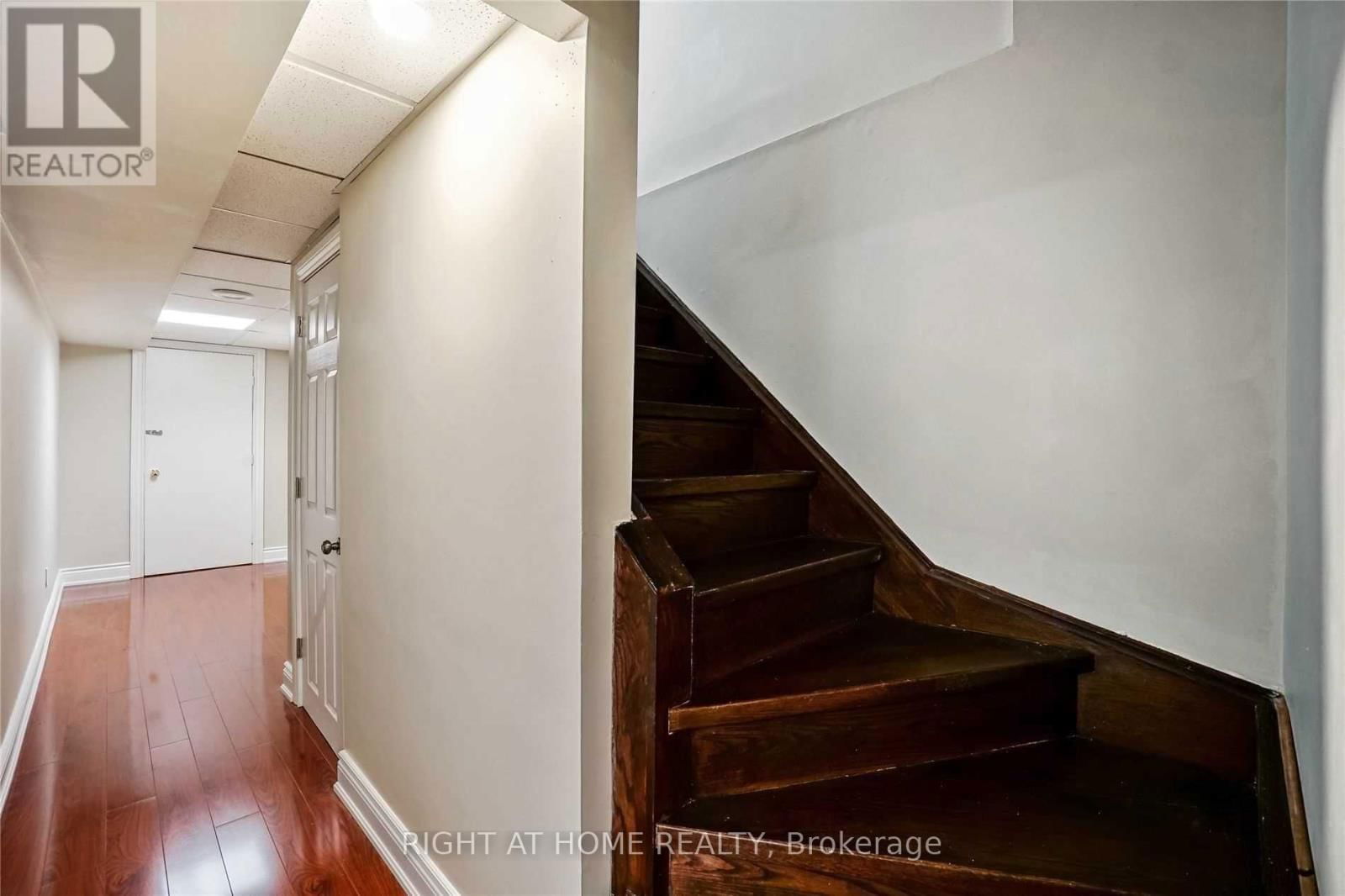 7438 MAGISTRATE (LOWER) TERRACE Image 5