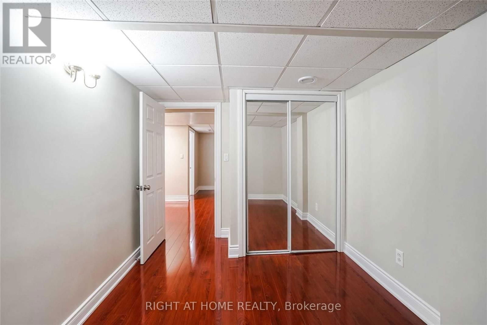 7438 MAGISTRATE (LOWER) TERRACE Image 7