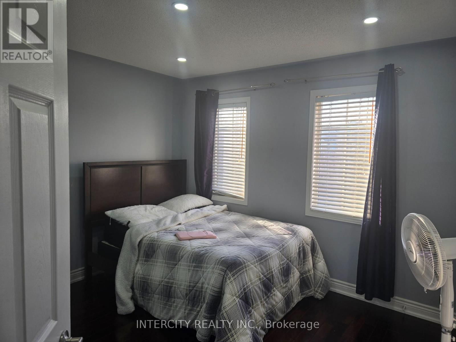 27 ZIA DODDA CRESCENT Image 11