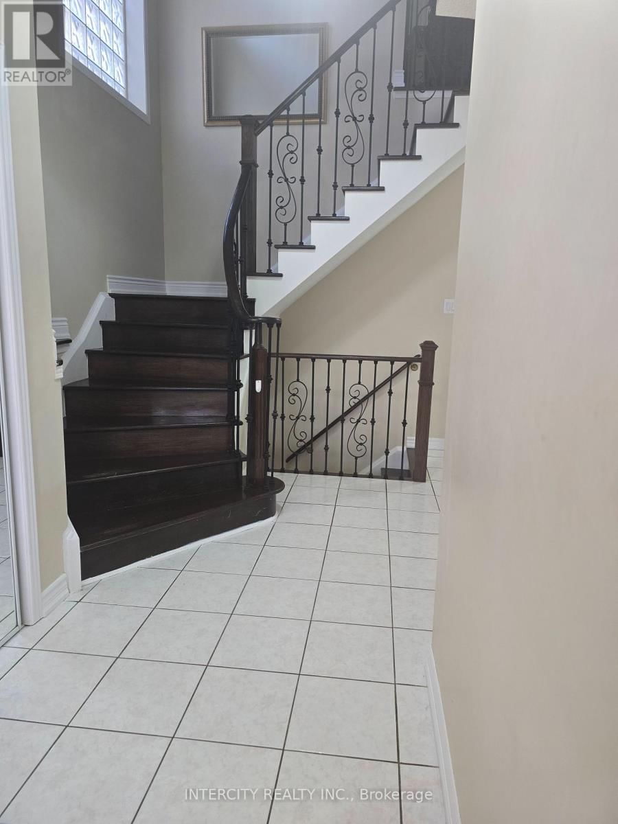27 ZIA DODDA CRESCENT Image 3