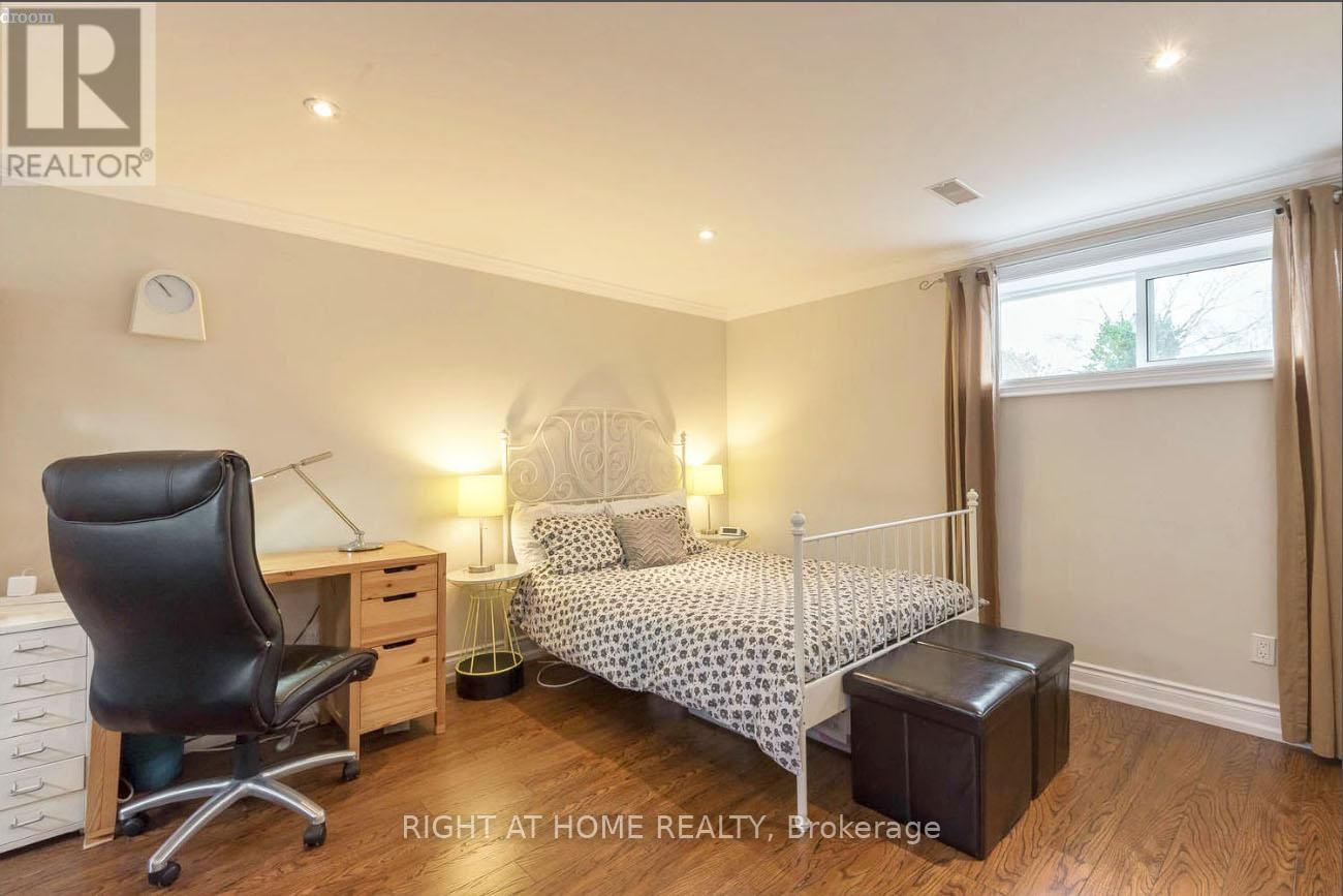 456 SCARSDALE CRESCENT Image 32