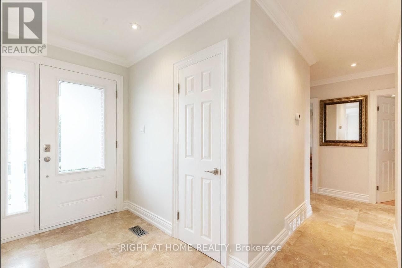456 SCARSDALE CRESCENT Image 4
