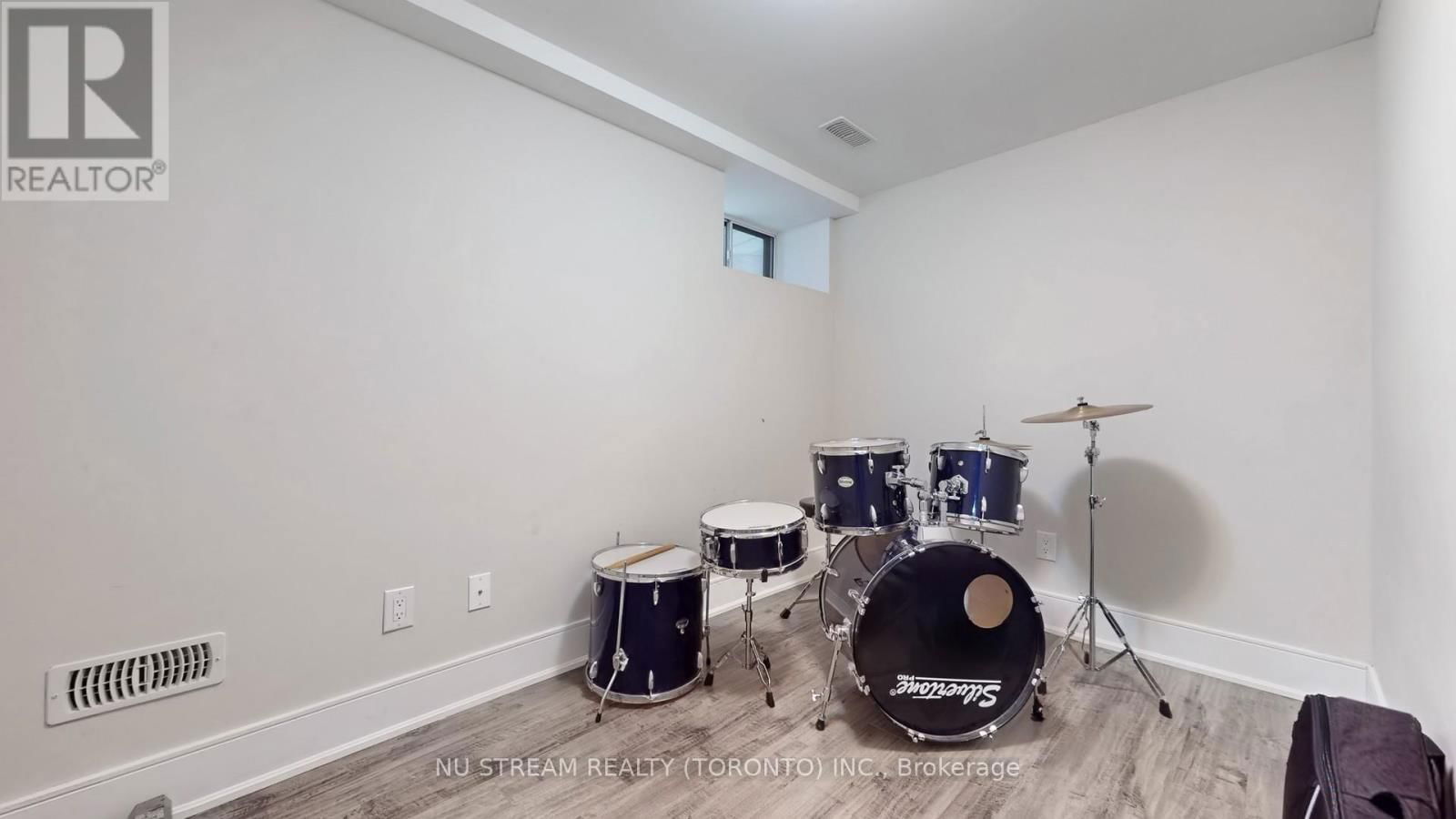 1040 OSSINGTON AVENUE Image 32