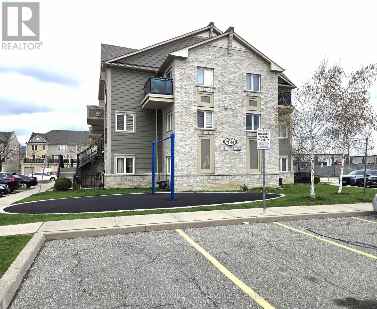79 - 60 FAIRWOOD CIRCLE Image 29