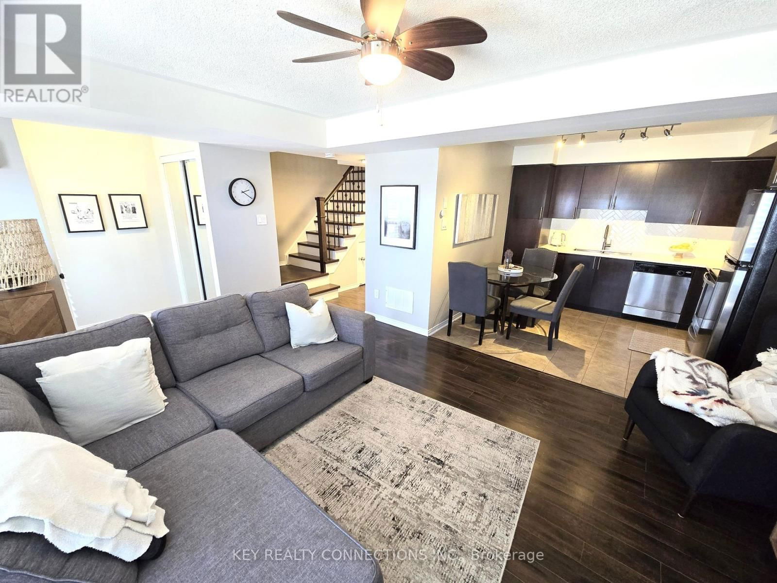 79 - 60 FAIRWOOD CIRCLE Image 5
