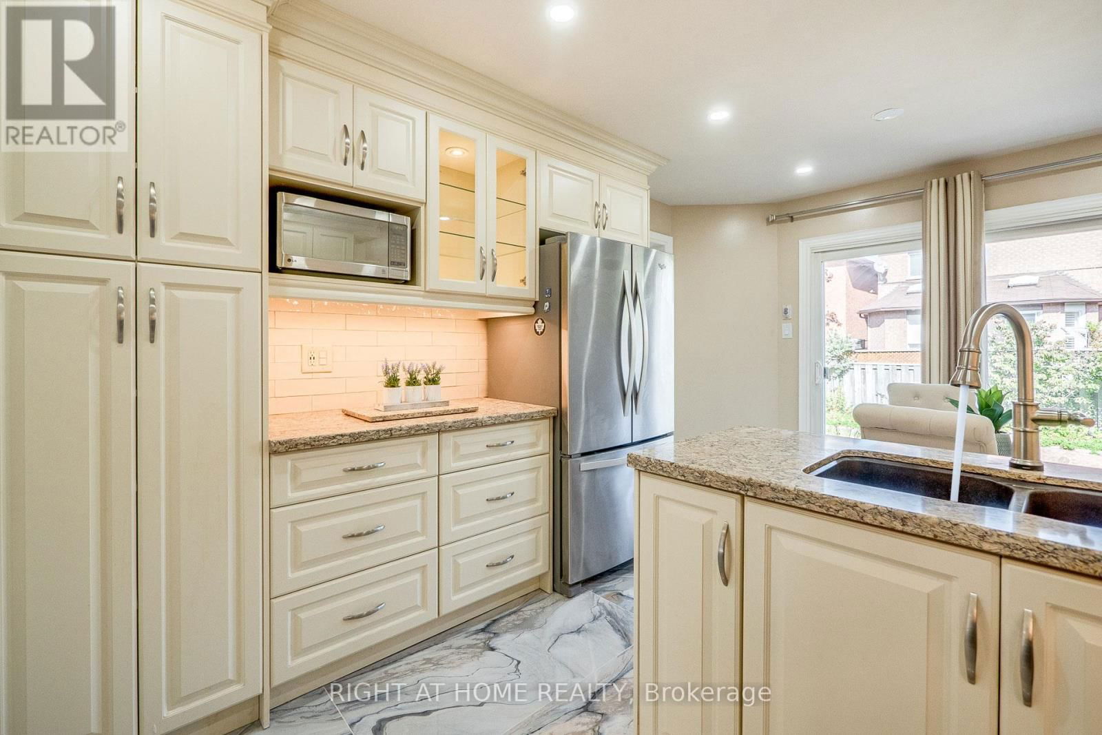 3251 GREENBELT CRESCENT Image 18