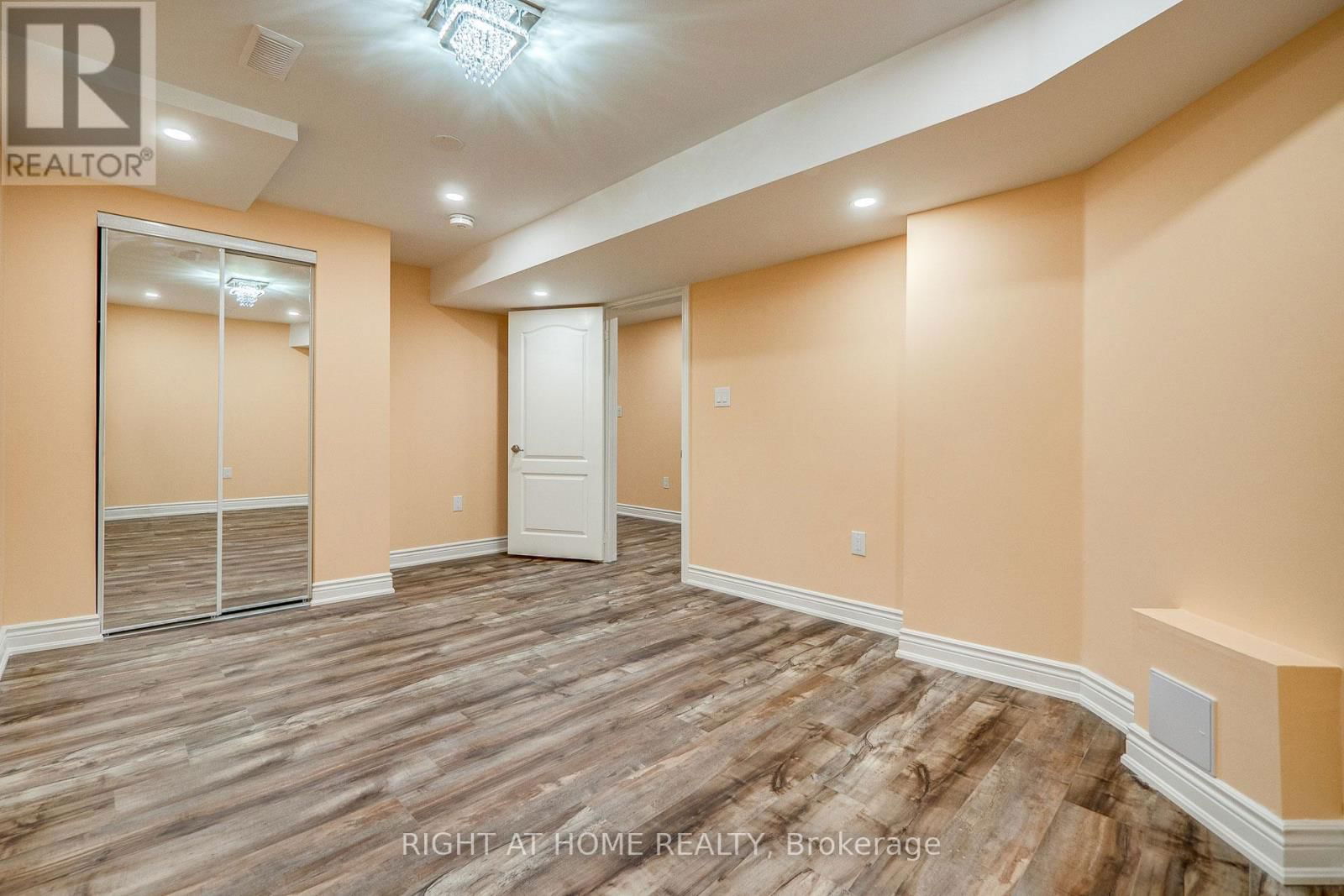 3251 GREENBELT CRESCENT Image 32
