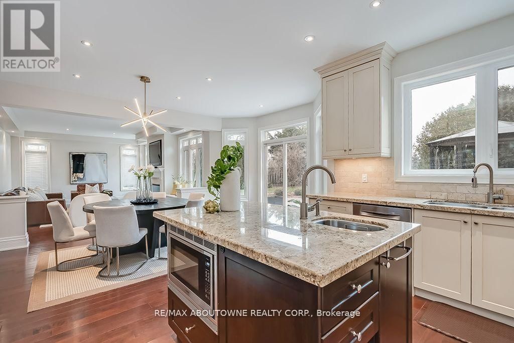 393 CLAREMONT CRESCENT Image 12