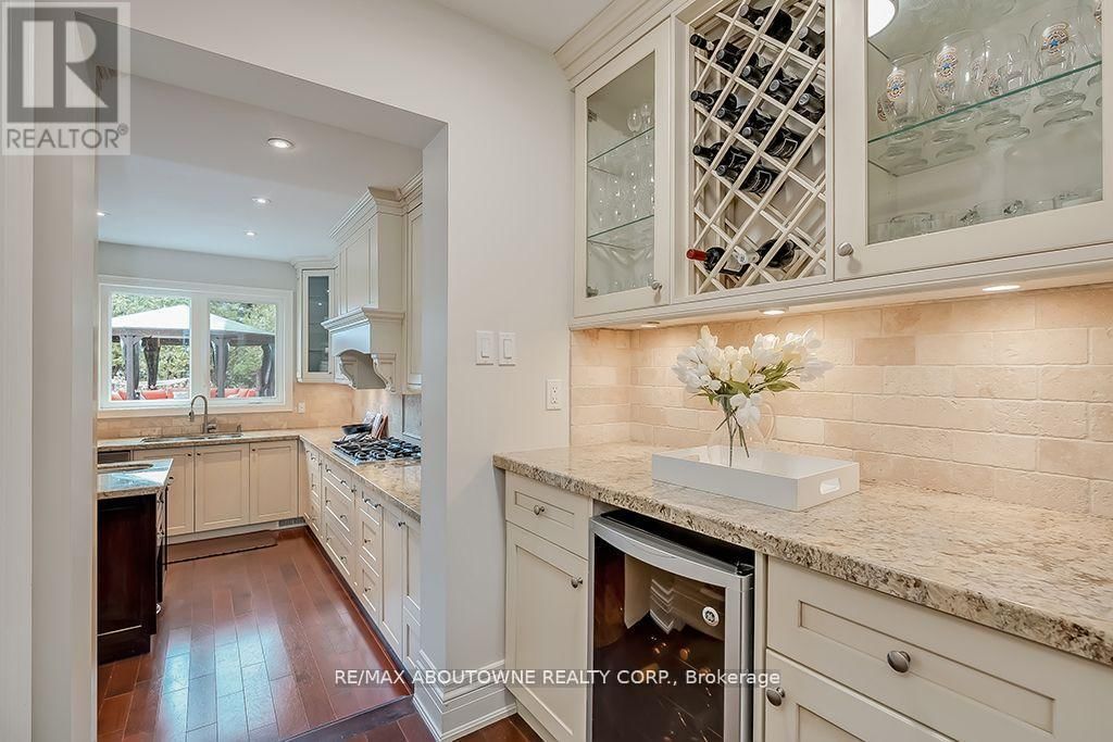 393 CLAREMONT CRESCENT Image 15